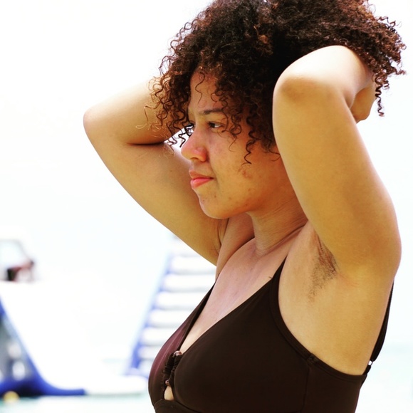 Meet your Posher, Aleshia - Picture 2 of 4